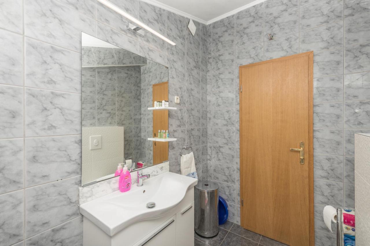 Apartments Zoka Makarska Exterior photo